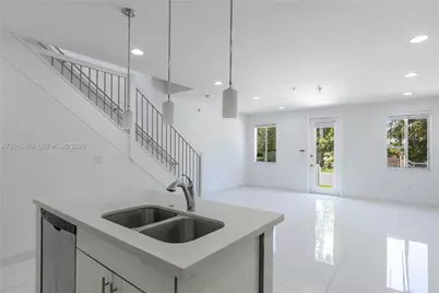 2610 NE 213th St #103, Miami, FL 33180 - Photo 9