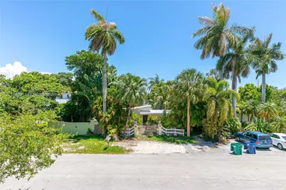 2610 NE 213th St #103, Miami, FL 33180 - Photo 31