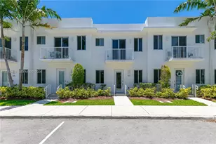 2610 NE 213th St, Miami, FL 33180 - Photo 37