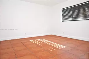 304 SE 9th Ct, Hallandale Beach, FL 33009 - Photo 15