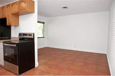 304 SE 9th Ct #6, Hallandale Beach, FL 33009 - Photo 9