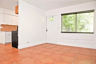 304 SE 9th Ct, Hallandale Beach, FL 33009 - Photo 5