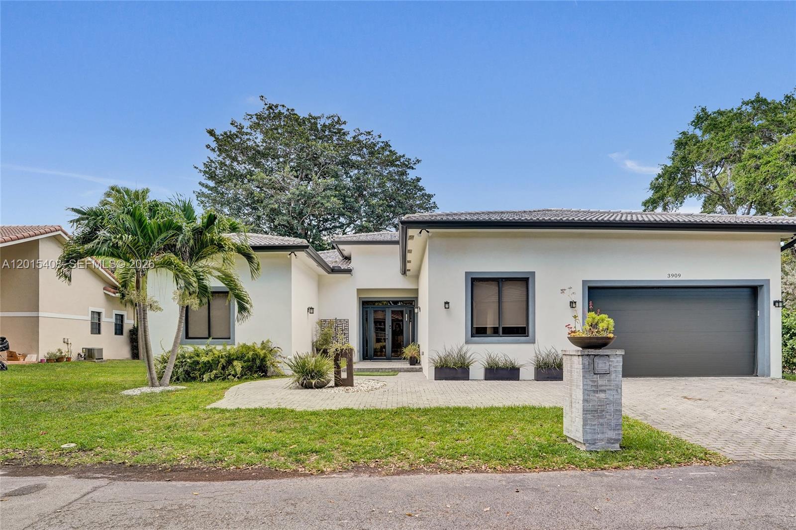 3909 SW 54th Ct - 3909 SW 54th Ct, Dania Beach, FL 33312 Luxury Property | Jose Angel Pina