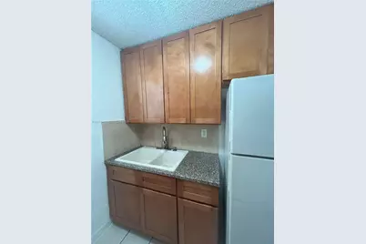 5814 NE 4th Ct #103, Miami, FL 33137 - Photo 3
