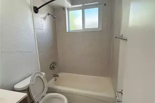 5814 NE 4th Ct, Miami, FL 33137 - Photo 9