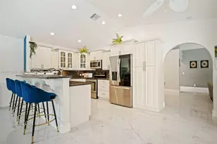 10420 NW 49th Pl, Coral Springs, FL 33076 - Photo 9