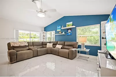 10420 NW 49th Pl, Coral Springs, FL 33076 - Photo 7