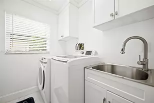 10420 NW 49th Pl, Coral Springs, FL 33076 - Photo 21