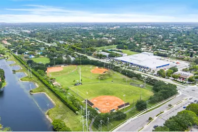 10420 NW 49th Pl, Coral Springs, FL 33076 - Photo 37