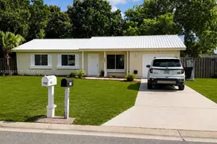 731 SW 24th St SW, Vero Beach, FL 32962 - Photo 1