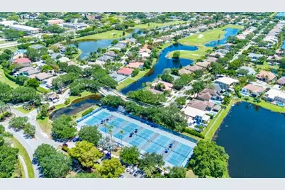 8146 N Savannah Cir, Davie, FL 33328 - Photo 27