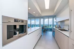 21205 Yacht Club Dr, Aventura, FL 33180 - Photo 29