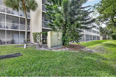 9470 Tangerine Pl #105, Davie, FL 33324 - Photo 11