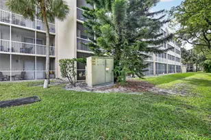 9470 Tangerine Pl, Davie, FL 33324 - Photo 11