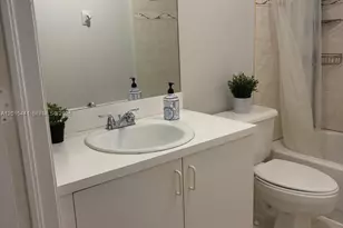 9470 Tangerine Pl, Davie, FL 33324 - Photo 7