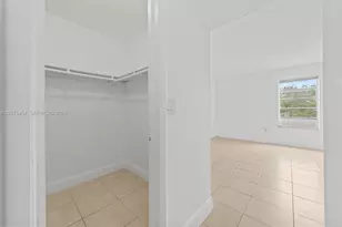 525 W 69th St, Hialeah, FL 33014 - Photo 11