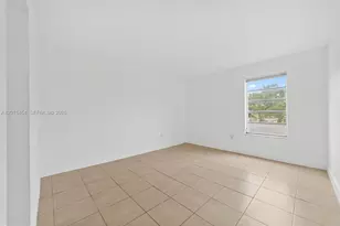 525 W 69th St, Hialeah, FL 33014 - Photo 9