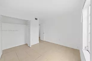 525 W 69th St, Hialeah, FL 33014 - Photo 15