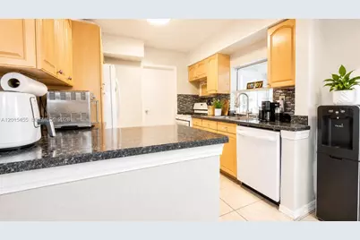 8357 NW 25th Ct, Sunrise, FL 33322 - Photo 3