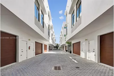 515 NE 61st St, Miami, FL 33137 - Photo 3