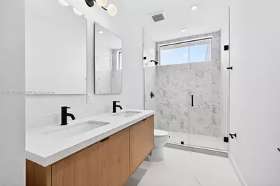 515 NE 61st St, Miami, FL 33137 - Photo 15