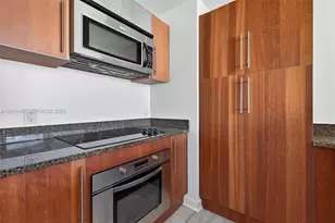 300 S Biscayne Blvd, Miami, FL 33131 - Photo 13