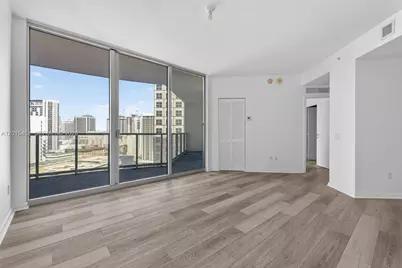 300 S Biscayne Blvd #T-2407, Miami, FL 33131 - Photo 17