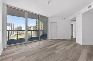 300 S Biscayne Blvd, Miami, FL 33131 - Photo 17
