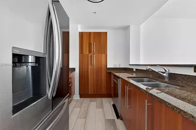 300 S Biscayne Blvd #T-2407, Miami, FL 33131 - Photo 11