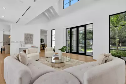 1220 S Alhambra Cir, Coral Gables, FL 33146 - Photo 5