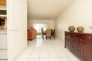10385 N Kendall Dr, Miami, FL 33176 - Photo 11