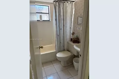 1460 N 43rd Pl #106, Hialeah, FL 33012 - Photo 9