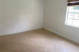 18330 NW 68th Ave, Hialeah, FL 33015 - Photo 7