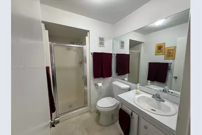 19300 W Lake Dr, Hialeah, FL 33015 - Photo 11