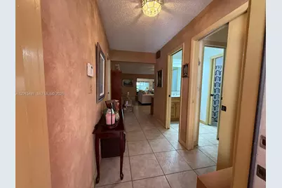 19300 W Lake Dr, Hialeah, FL 33015 - Photo 5