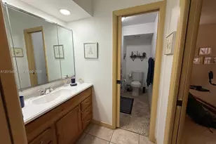 19300 W Lake Dr, Hialeah, FL 33015 - Photo 9