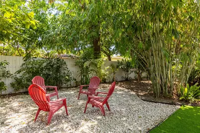 340 NE 129th St, North Miami, FL 33161 - Photo 27
