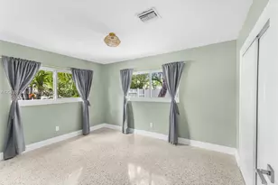 340 NE 129th St, North Miami, FL 33161 - Photo 21
