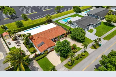 10435 SW 92nd St, Miami, FL 33176 - Photo 3