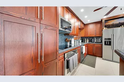 10435 SW 92nd St, Miami, FL 33176 - Photo 9
