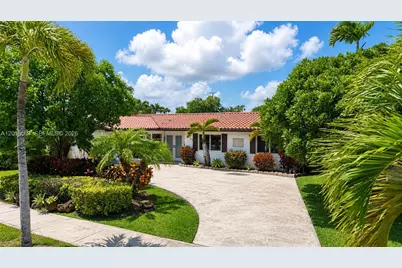 10435 SW 92nd St, Miami, FL 33176 - Photo 1