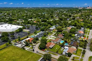 10435 SW 92nd St, Miami, FL 33176 - Photo 5