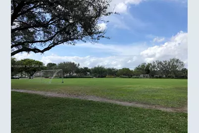693 Live Oak Ln, Weston, FL 33327 - Photo 45