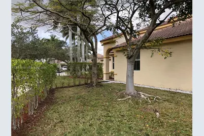 693 Live Oak Ln, Weston, FL 33327 - Photo 37
