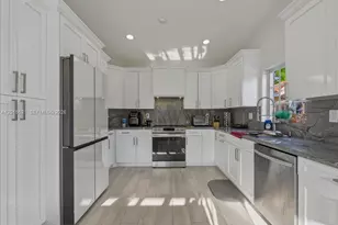 16540 SW 145th Ct, Miami, FL 33177 - Photo 9