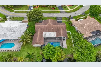 16530 Lake Tree Dr #16530, Weston, FL 33326 - Photo 3