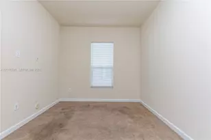 17031 SW 92nd St, Miami, FL 33196 - Photo 11