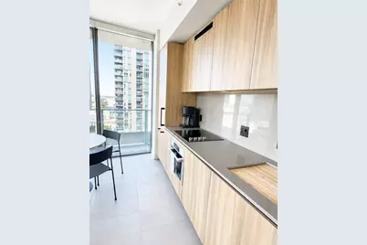 121 NE 5th St #2705, Miami, FL 33132 - Photo 11