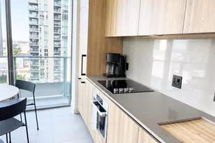 121 NE 5th St, Miami, FL 33132 - Photo 11
