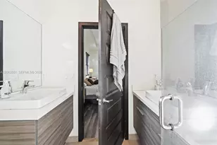 15776 NW 91st Ct, Miami Lakes, FL 33018 - Photo 25